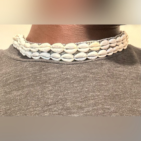 VTG ๐ฏ Authentic West African Cowrie shells Necklace 20โL - Picture 1 of 7